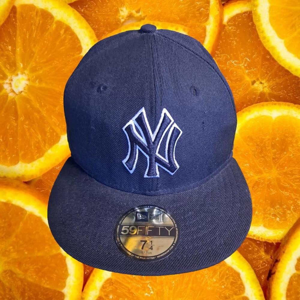 New Era NY Yankees Black 59Fifty Fitted Hat Size 7 1/4
